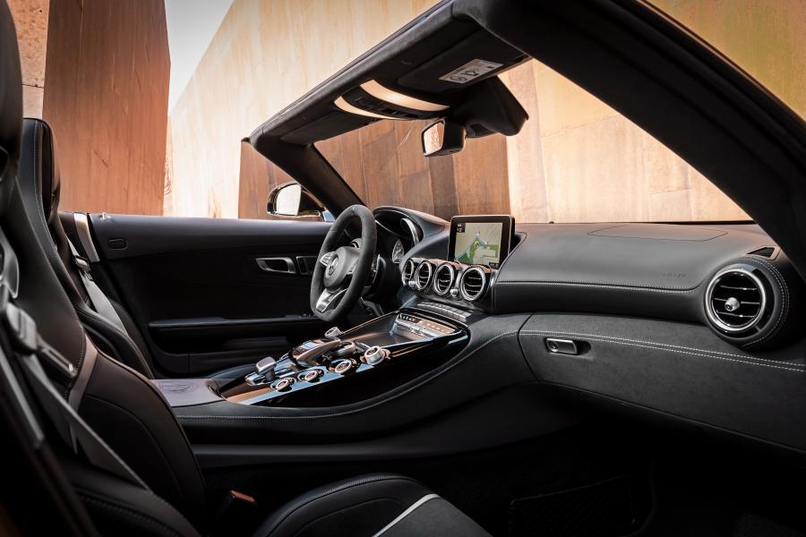 Интерьер Mercedes-AMG GT C Roadster 2016 года  (WW) (фото 11 из 50)